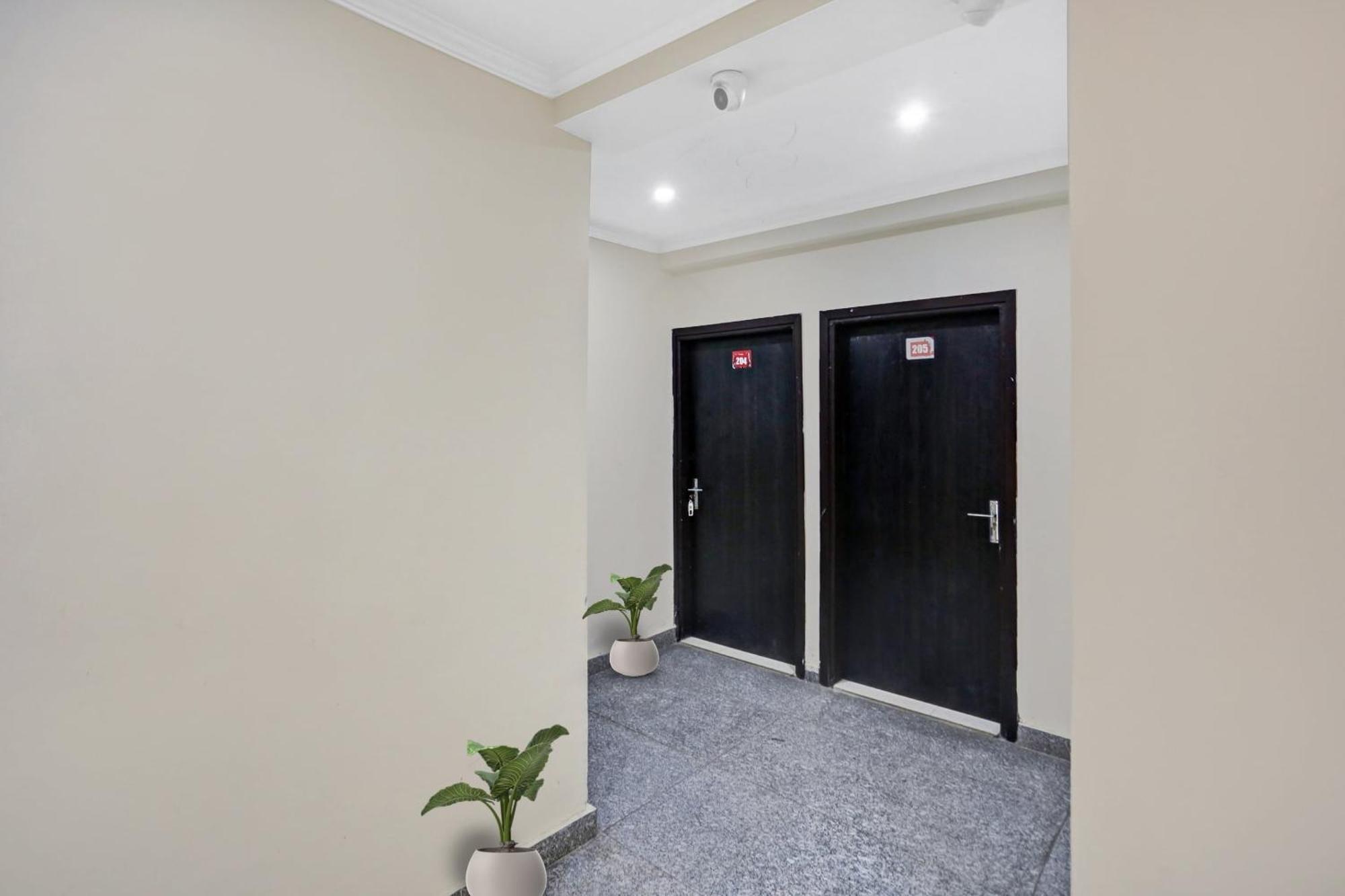 Hotel O Hotel Blue Orchid New Delhi Exterior photo
