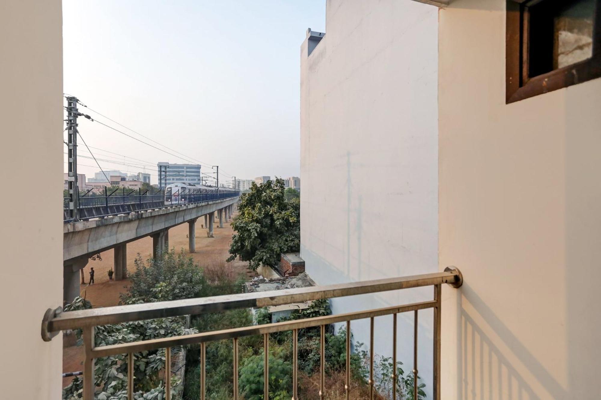 Hotel O Hotel Blue Orchid New Delhi Exterior photo
